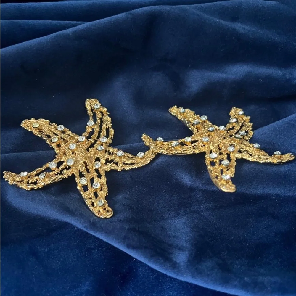 VNTG Gianni Versace Gold Starfish clip on earrings - Picture 3 of 6